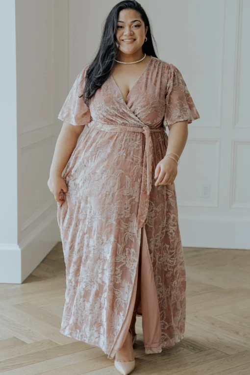 Best Uma Velvet Maxi Dress | maxi dresses | WEDDING SUITE